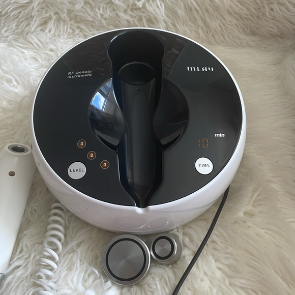 MLAY Radio Frequency Skin Tightening Machine - Picture 7 of 16